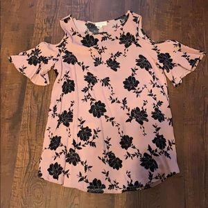 Cut-out sleeve tunic size small